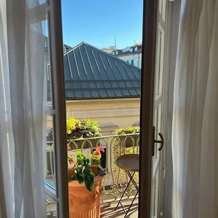 Apartment Parigino A *